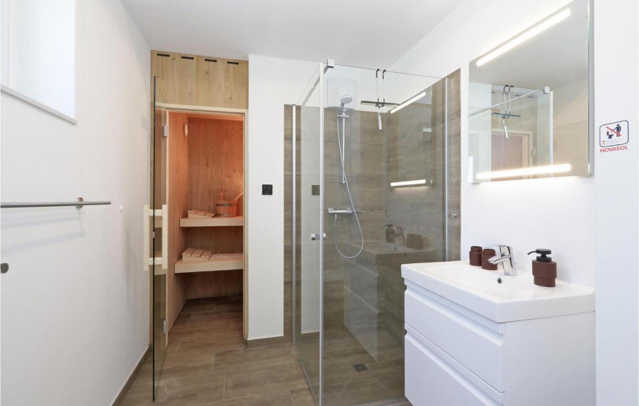 Amazing Home In Lembruch-Duemmer See With Sauna Exterior photo